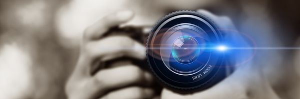 Lustrzanka a aparat kompaktowy – poznaj podstawowe różnice między tymi dwoma aparatami!